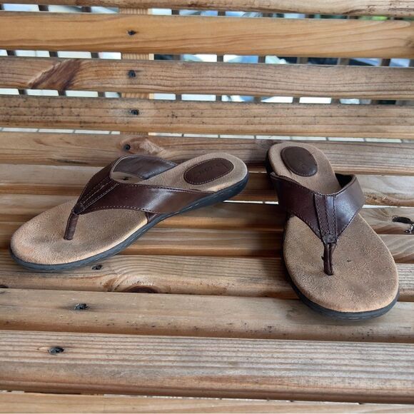 b.o.c. Brown Leather Thong Sandals – Women’s Size 7.5 - Picture 4 of 11